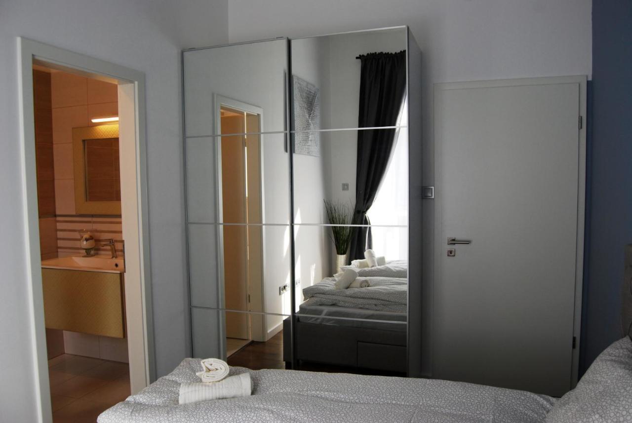 Luxurious Apartment With Balconies In Downtown Bp Budapest Eksteriør billede